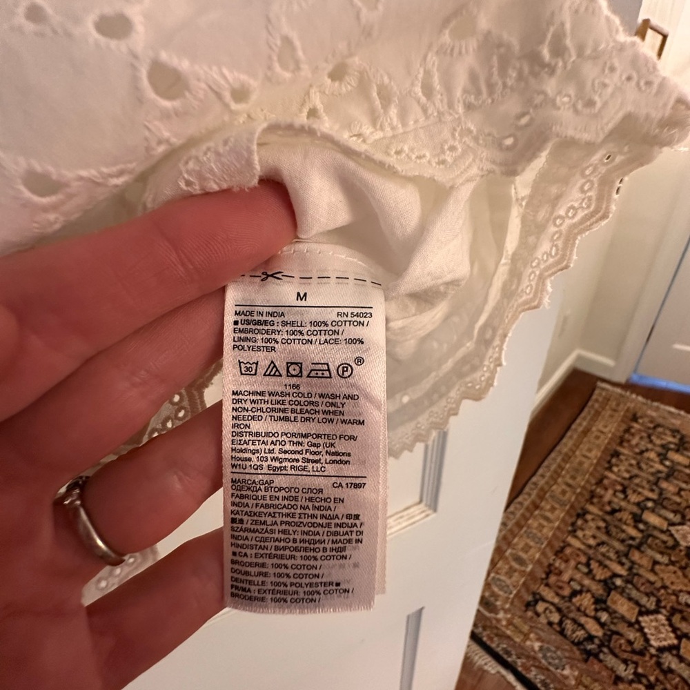 Beautiful Gap Eyelet Sundress - Picture 5 of 5
